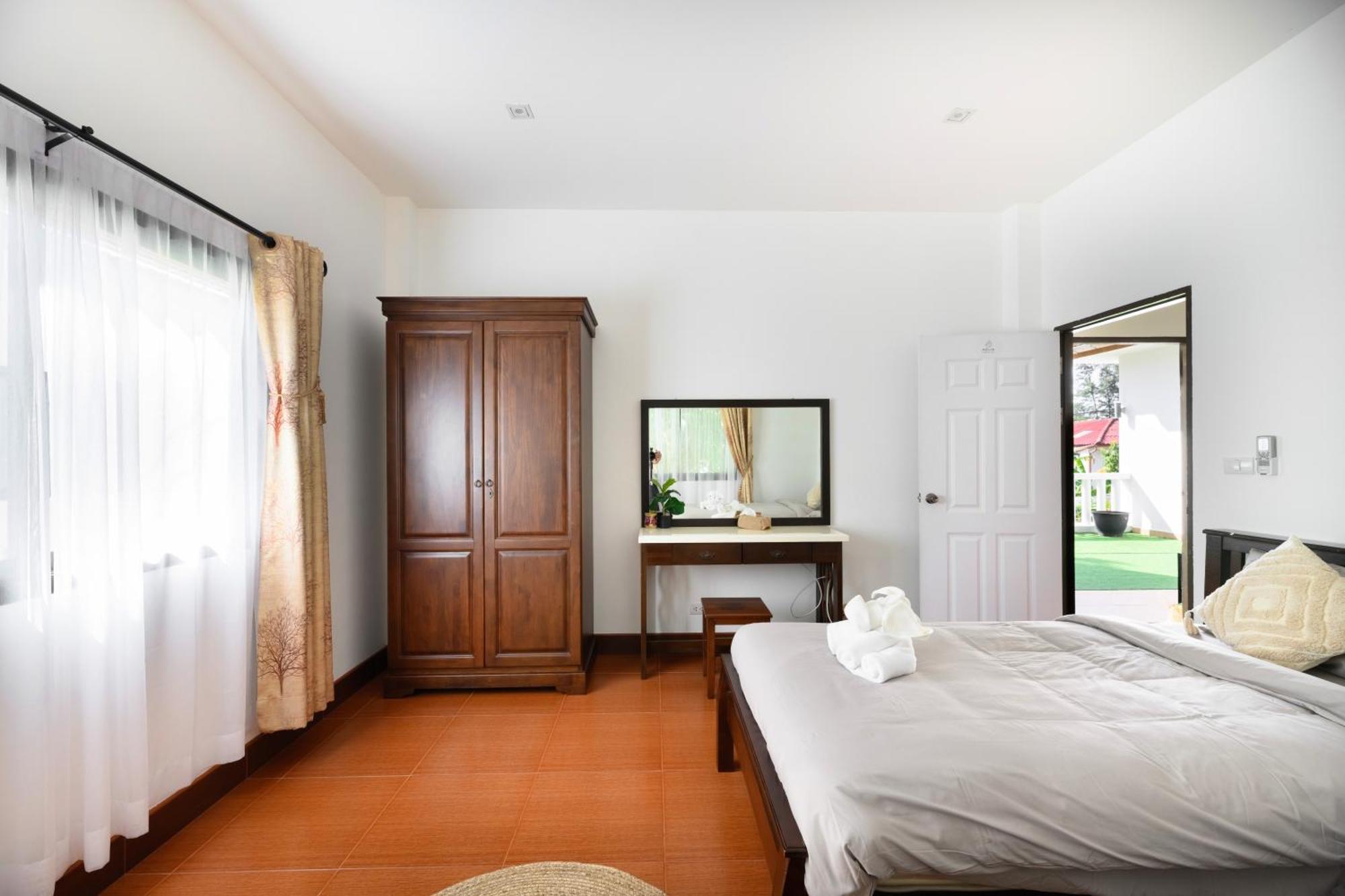 Beachfront Pool Villa หาดกมลา ภายนอก รูปภาพ